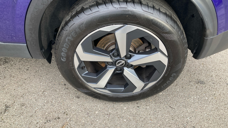 Nissan Qashqai 1.3 DiG-T MH N-Connecta 5dr Petrol Hatchback